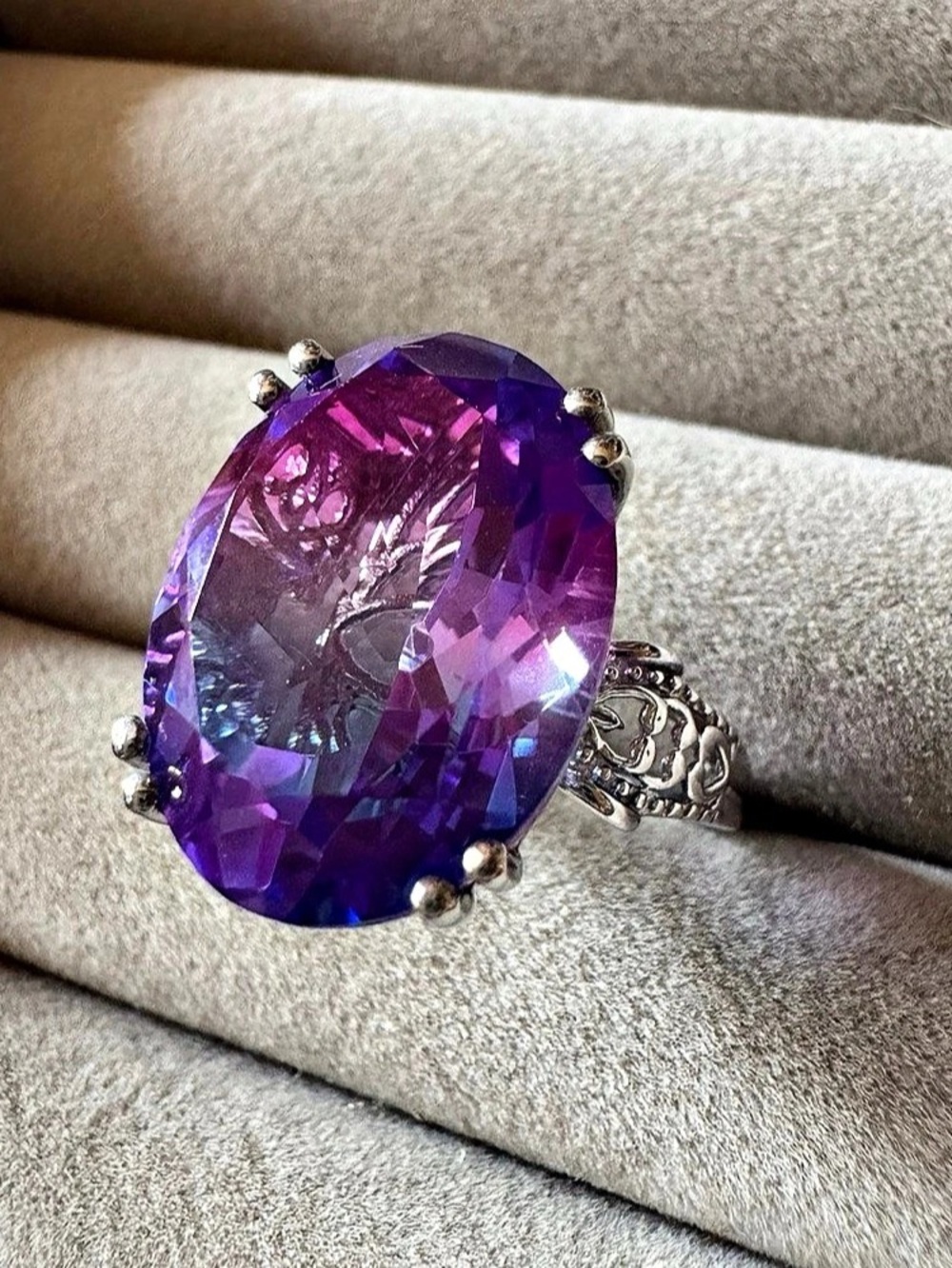 STS 925 Sterling Silver Huge Purple Oval Statement Ring Size 8